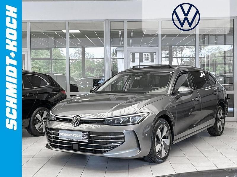 Grau Gebraucht 2024 VW Passat Elegance Limousine | 38.750 € (Fairer Preis) - Bild 1/4