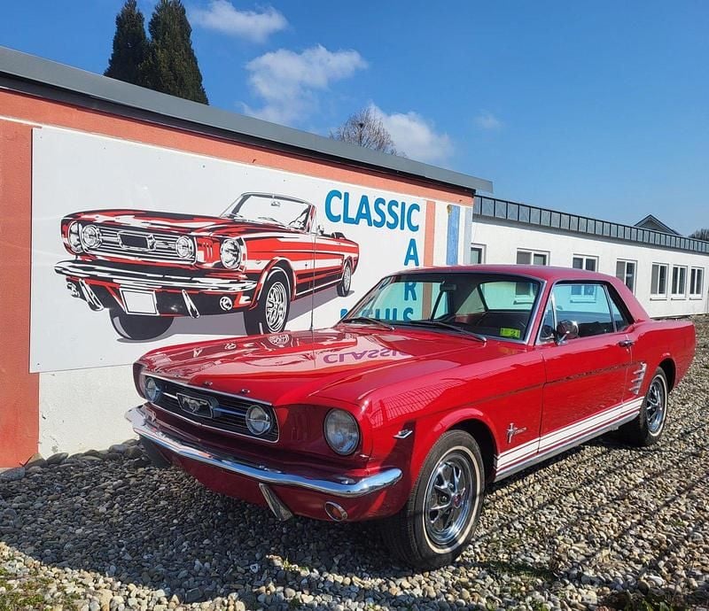 Gebraucht Ford V8 200 PS (147 kW) 1966 Rot Coupé