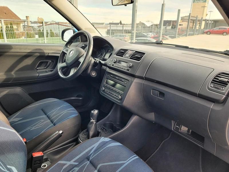 Gebraucht Skoda Fabia 105 PS (77 kW) 2013 Blau Kleinwagen