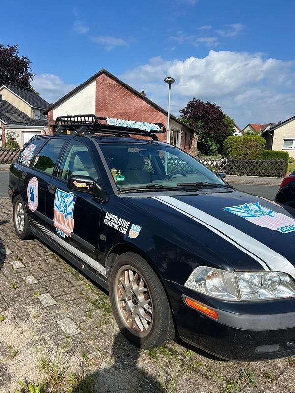Blau Gebraucht 2000 Volvo V40 Kombi | 800 € (Guter Preis) - Bild 1/4