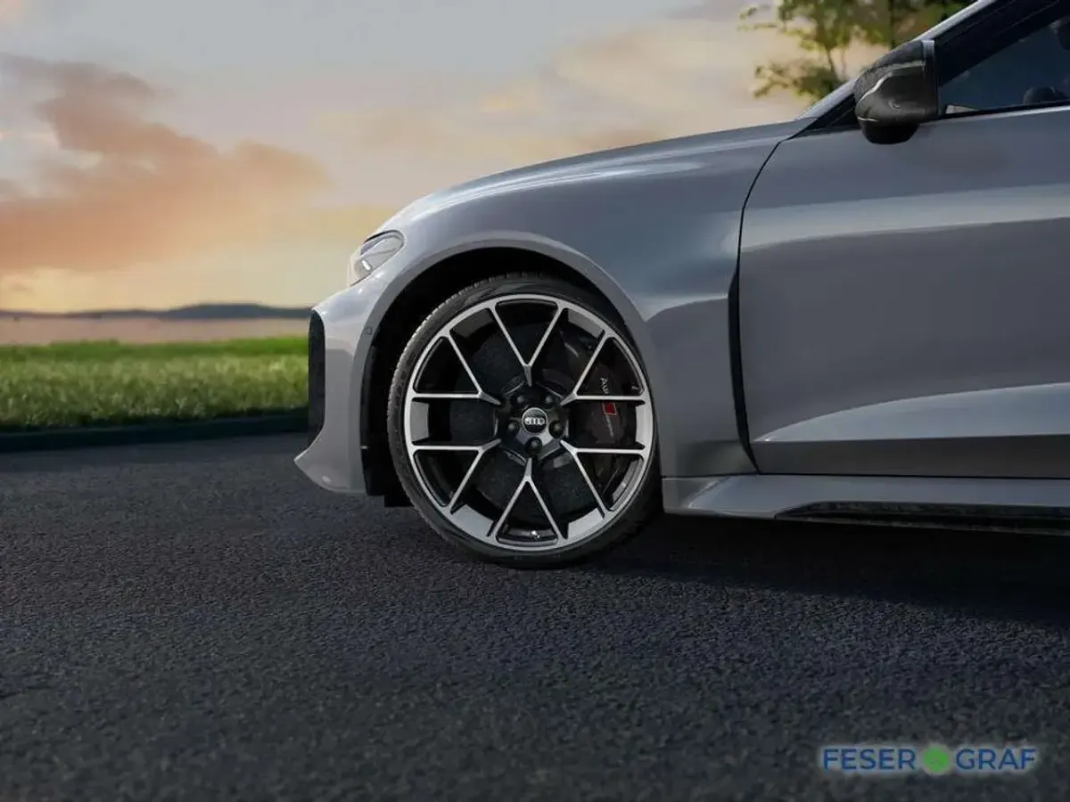 Neu Audi RS5 Sport 639 PS (469 kW) 2026 Grau (plateaugrau metallic) Limousine
