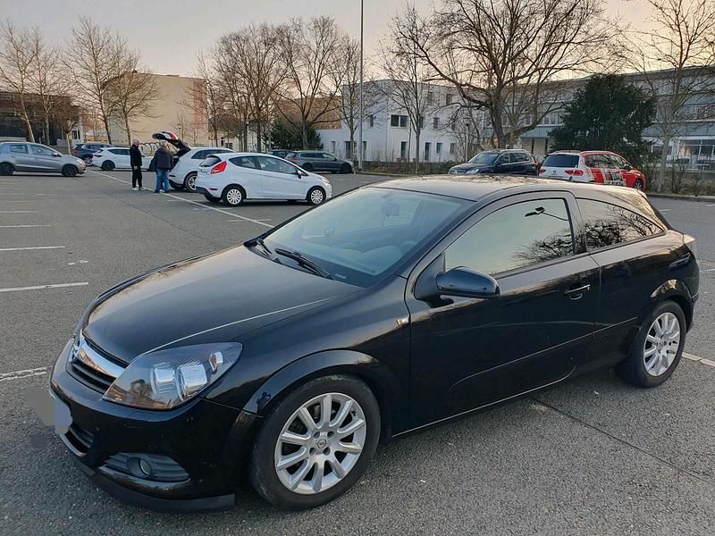 Gebraucht Opel Astra 106 PS (77 kW) 2006 Schwarz Coupé