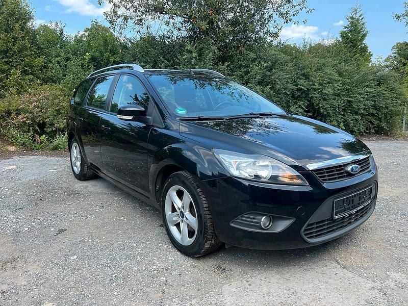 Schwarz Gebraucht 2010 Ford Focus Kombi | 2.450 € (Fairer Preis) - Bild 1/4