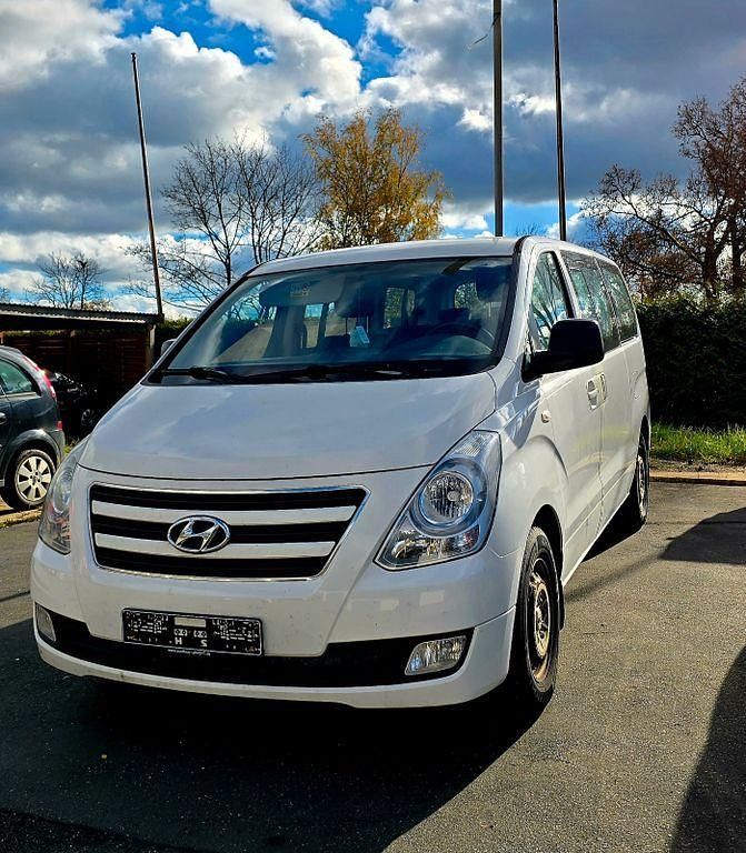 Weiß Gebraucht 2016 Hyundai H-1 Van | 14.290 € (Fairer Preis) - Bild 1/4