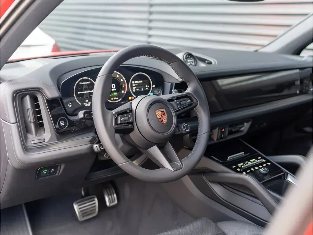 Neu Porsche Cayenne S E-Hybrid Black Edition 519 PS (381 kW) 2026 Rot SUV