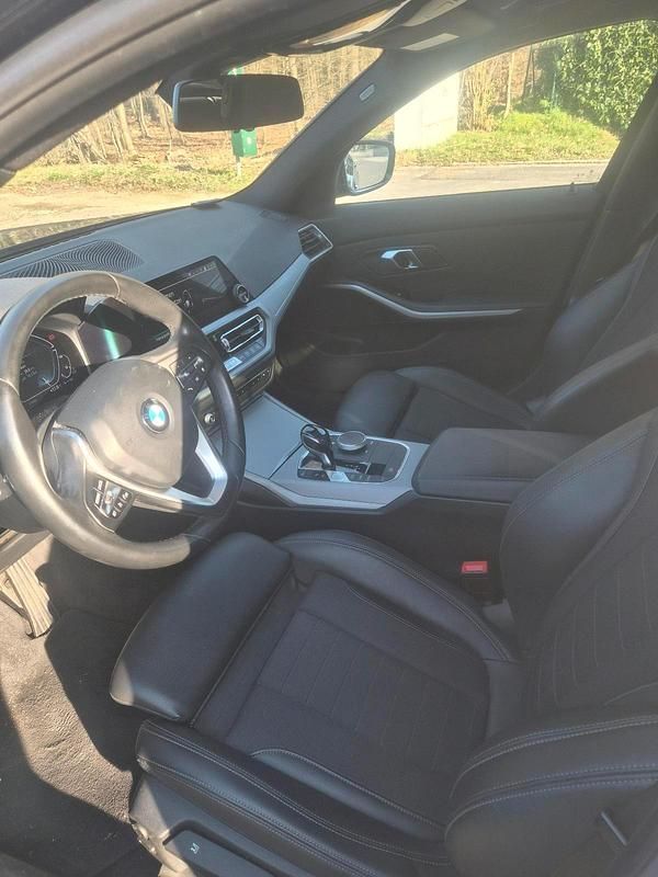 Gebraucht BMW 330e 292 PS (214 kW) 2019 Schwarz Limousine