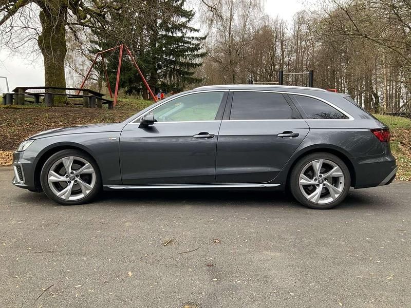 Gebraucht Audi A4 S-Line 190 PS (139 kW) 2020 Grau Kombi