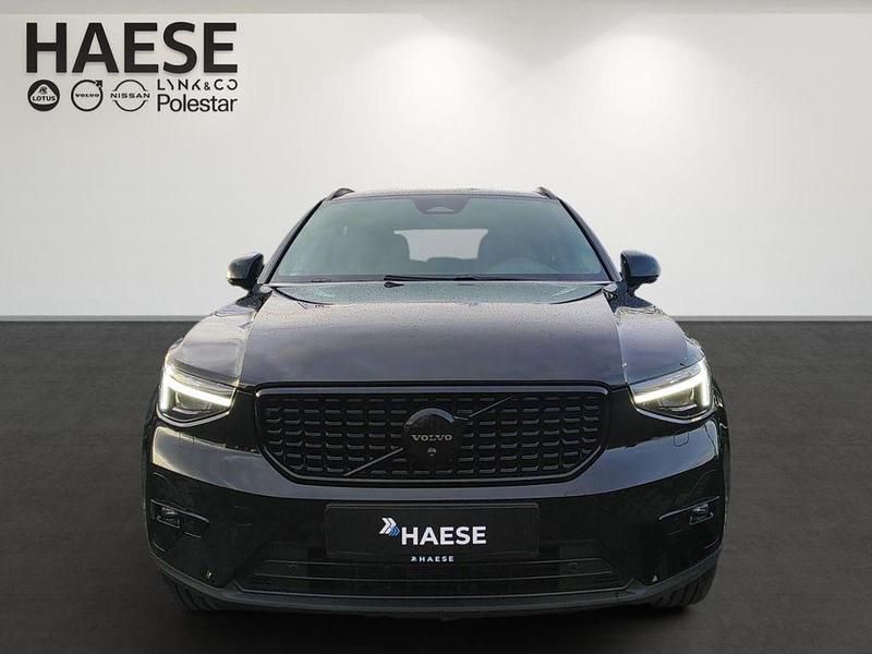 Gebraucht Volvo XC40 Plus 163 PS (119 kW) 2025 Onyx black / metallic SUV