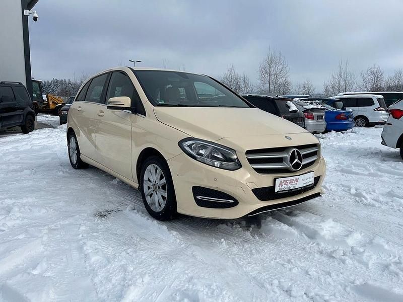 Gebraucht Mercedes B180 109 PS (80 kW) 2017 Van / Kleinbus