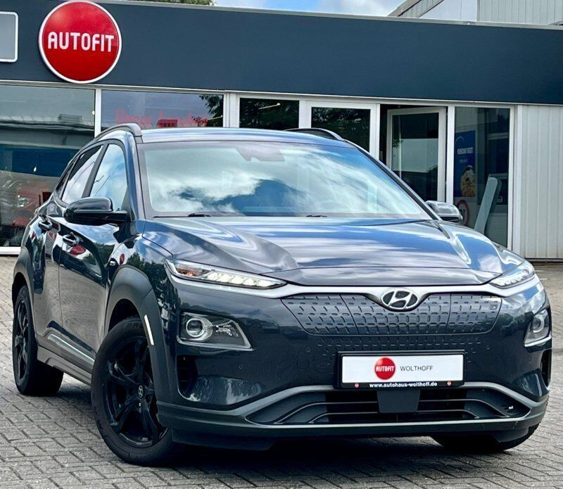 Dark knight / mic Gebraucht 2021 Hyundai Kona Premium SUV | 22.900 € (Fairer Preis) - Bild 1/4