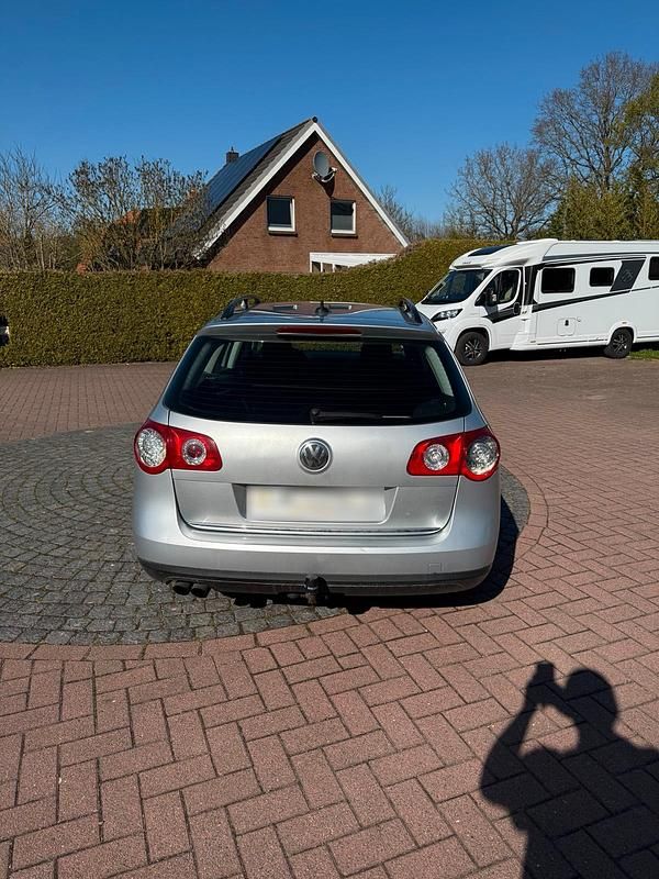 Second-hand VW Passat 105 CP (77 kW) 2009 Argintiu Break