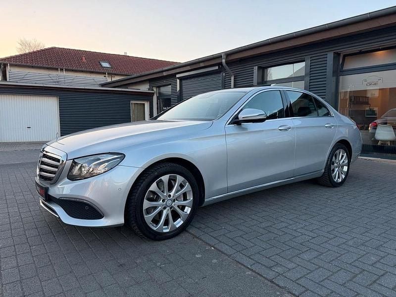 Gebraucht Mercedes E220 Exclusive 194 PS (142 kW) 2016 Silber Limousine