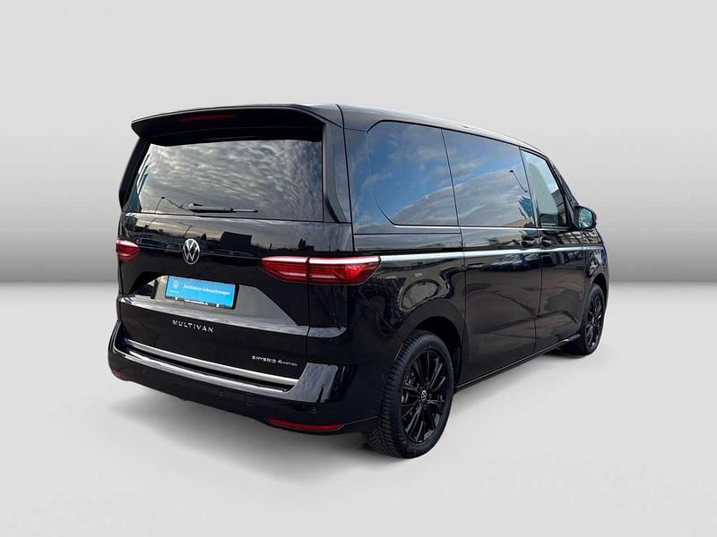 Second-hand VW Multivan Style 245 CP (180 kW) 2025 Negru Monovolum