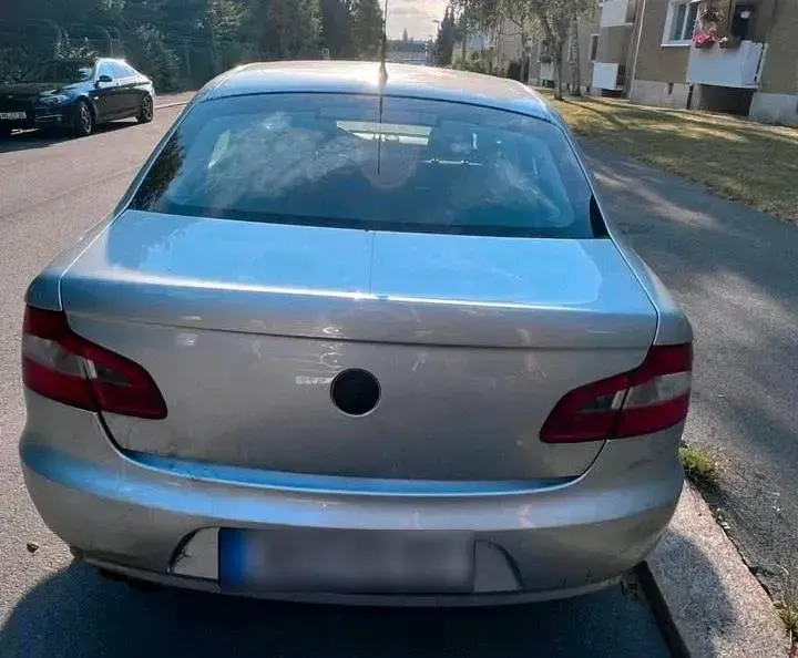 Gebraucht Skoda Superb 160 PS (117 kW) 2009 Silber Limousine