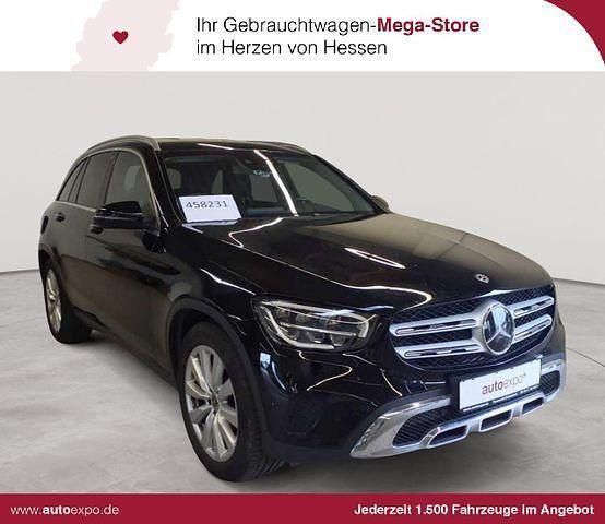 Schwarz Gebraucht 2020 Mercedes GLC300 Limousine | 32.989 € (Superpreis) - Bild 1/4