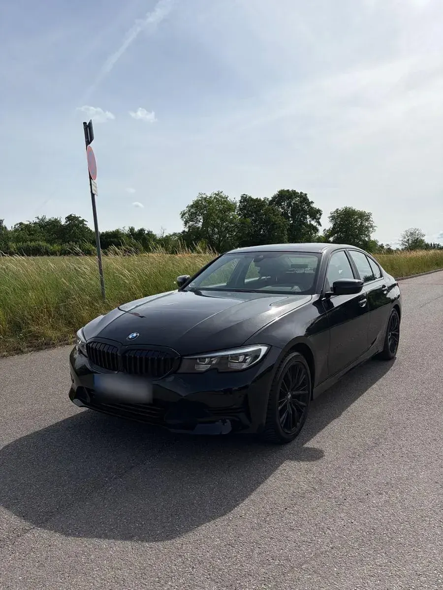 Gebraucht BMW 318 Advantage 156 PS (114 kW) 2021 Schwarz Limousine