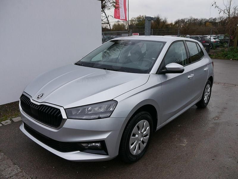 Brillantsilber metallic Neu 2025 Skoda Fabia Selection | 21.090 € (Guter Preis) - Bild 1/4