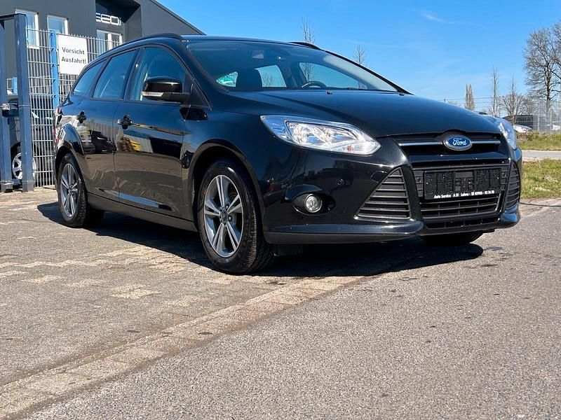 Gebraucht Ford Focus 100 PS (73 kW) 2014 Schwarz Kombi