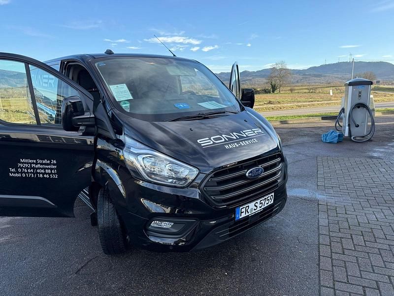 Gebraucht Ford Transit Custom 105 PS (77 kW) 2022 Schwarz Van / Kleinbus