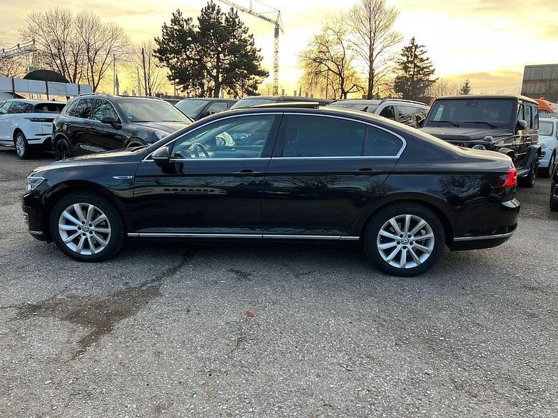 Schwarz Gebraucht 2018 VW Passat Sport Limousine | 19.900 € (Fairer Preis) - Bild 1/4