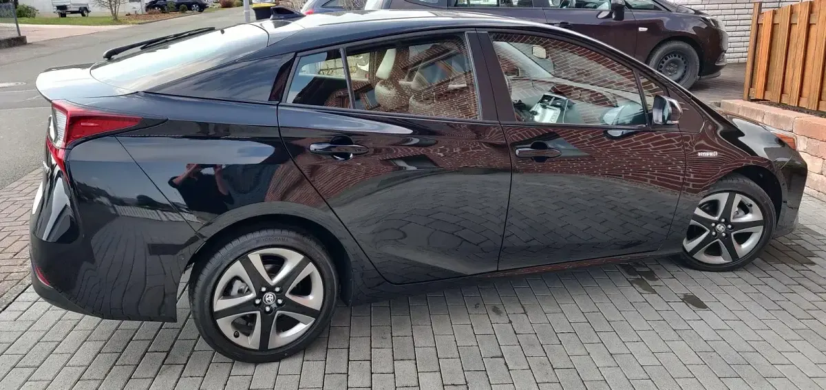 Gebraucht Toyota Prius Executive 122 PS (89 kW) 2021 Schwarz Kleinwagen