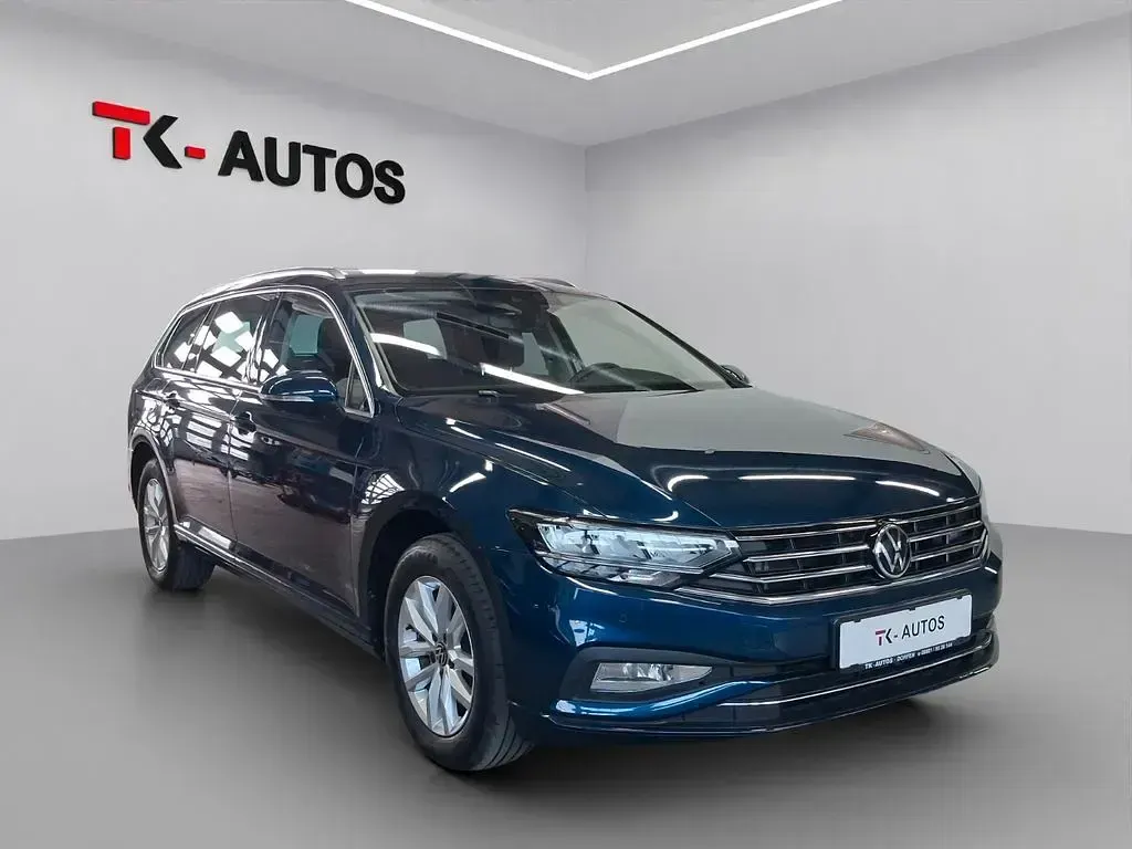 Gebraucht VW Passat 150 PS (110 kW) 2021 Blau Limousine