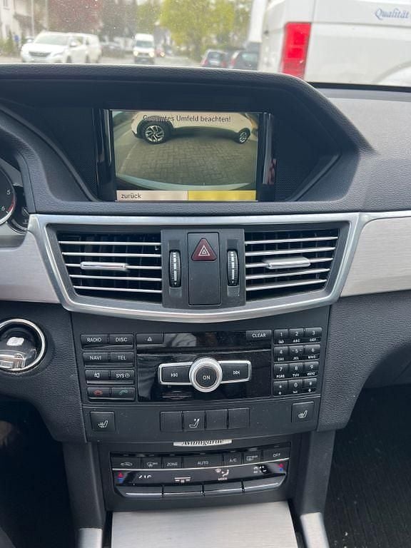 Gebraucht Mercedes E300 231 PS (169 kW) 2011 Grau Kombi
