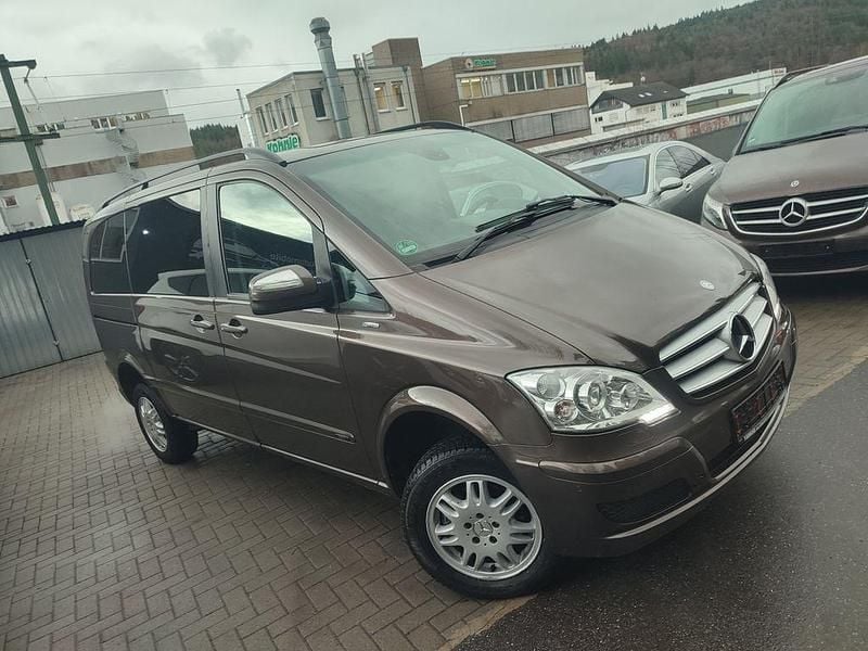 Gebraucht Mercedes Viano Edition 163 PS (119 kW) 2013 Braun Van / Kleinbus