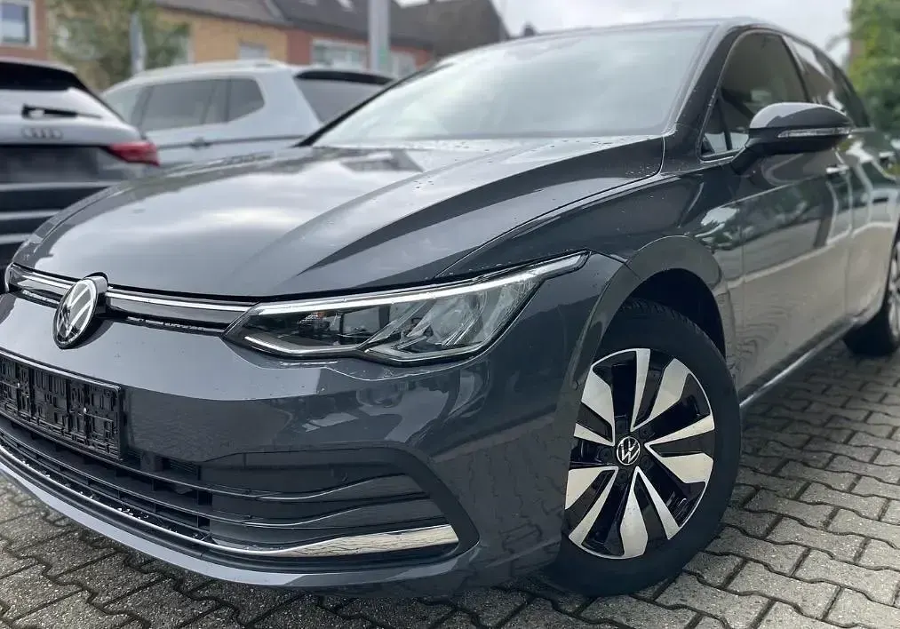Gebraucht VW Golf VIII Move 110 PS (80 kW) 2024 Grau Kombi