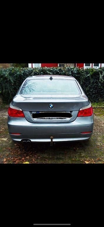 Gebraucht BMW 525 197 PS (144 kW) 2007 Grau Limousine
