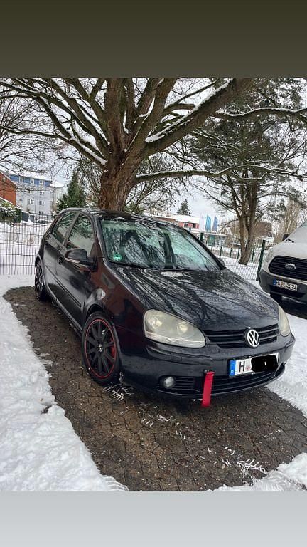 Schwarz Gebraucht 2003 VW Golf V Limousine | 1.800 € (Fairer Preis) - Bild 1/4