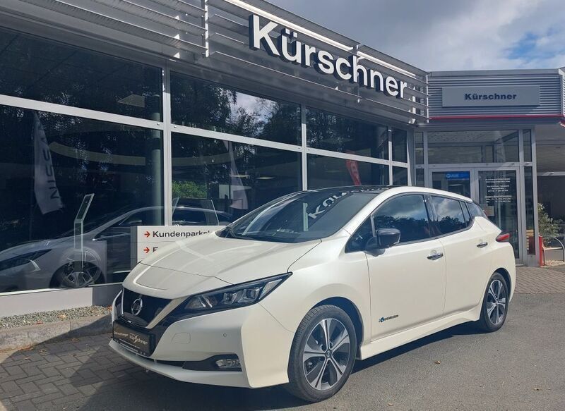White 3p/black m Gebraucht 2019 Nissan Leaf N-Connecta Kleinwagen | 12.990 € (Guter Preis) - Bild 1/4