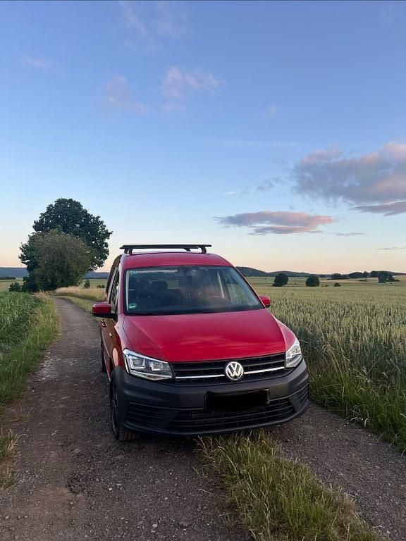 Gebraucht VW Caddy Trendline 150 PS (110 kW) 2018 Rot Van / Kleinbus