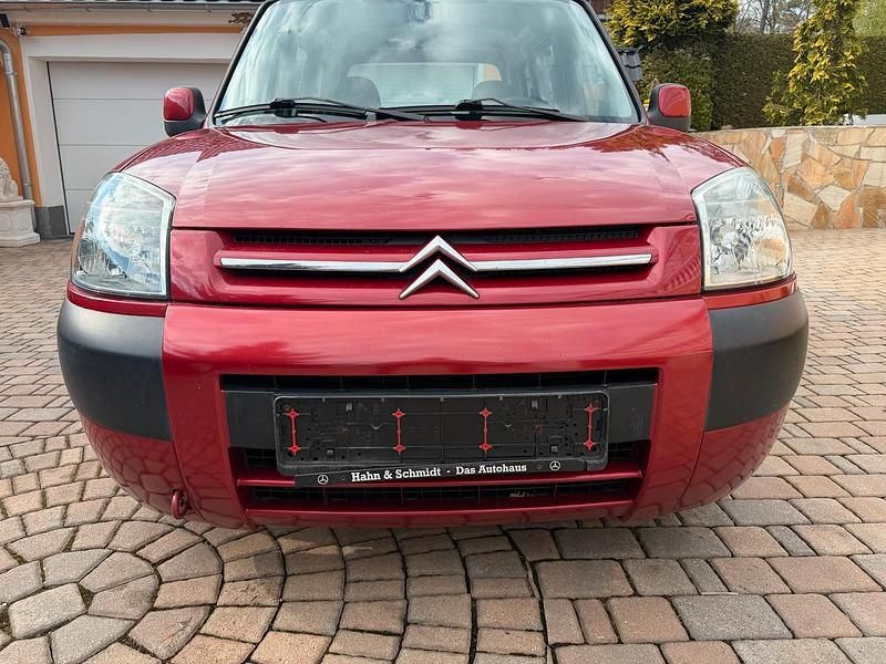 Second-hand Citroën Berlingo 75 CP (55 kW) 2005 Roșu Monovolum