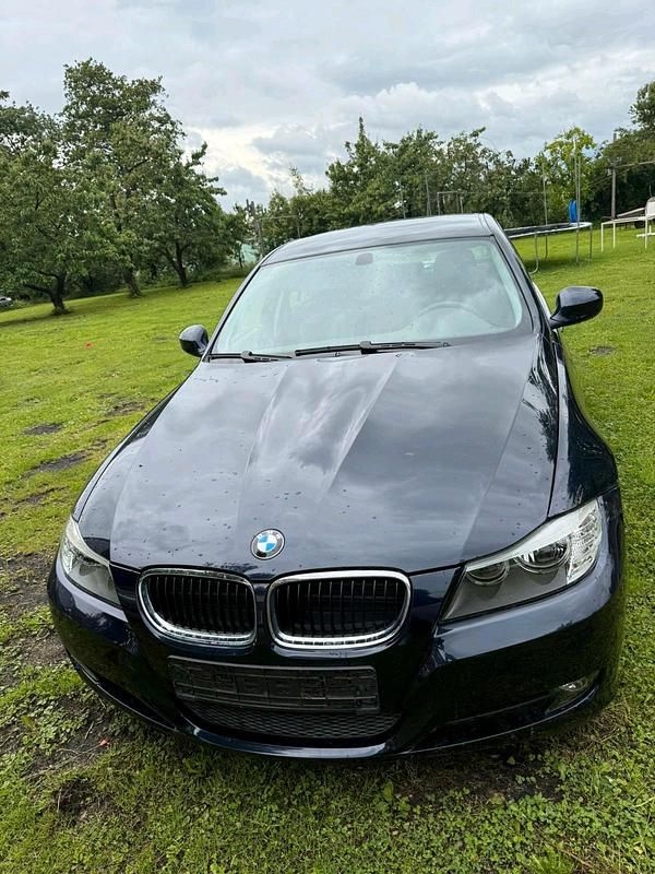 Gebraucht BMW 316 122 PS (89 kW) 2009 Blau Limousine