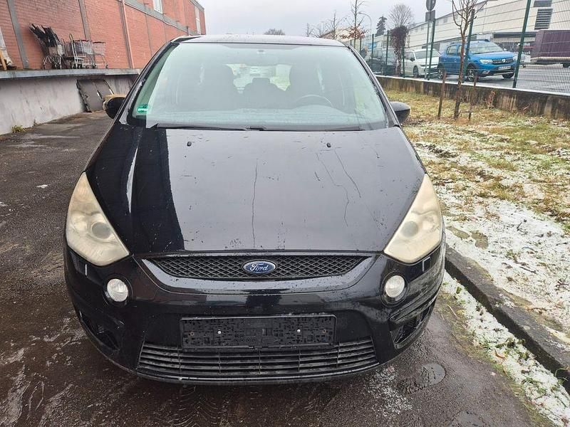 Schwarz Gebraucht 2008 Ford S-MAX Ambiente Van / Kleinbus | 2.650 € (Fairer Preis) - Bild 1/4