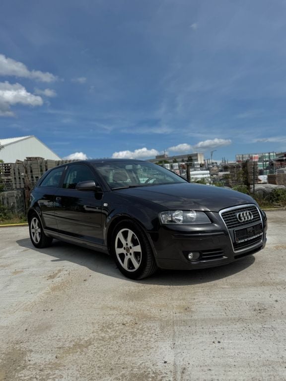 Grau Gebraucht 2006 Audi A3 Ambiente Kleinwagen | 1.799 € (Superpreis) - Bild 1/4
