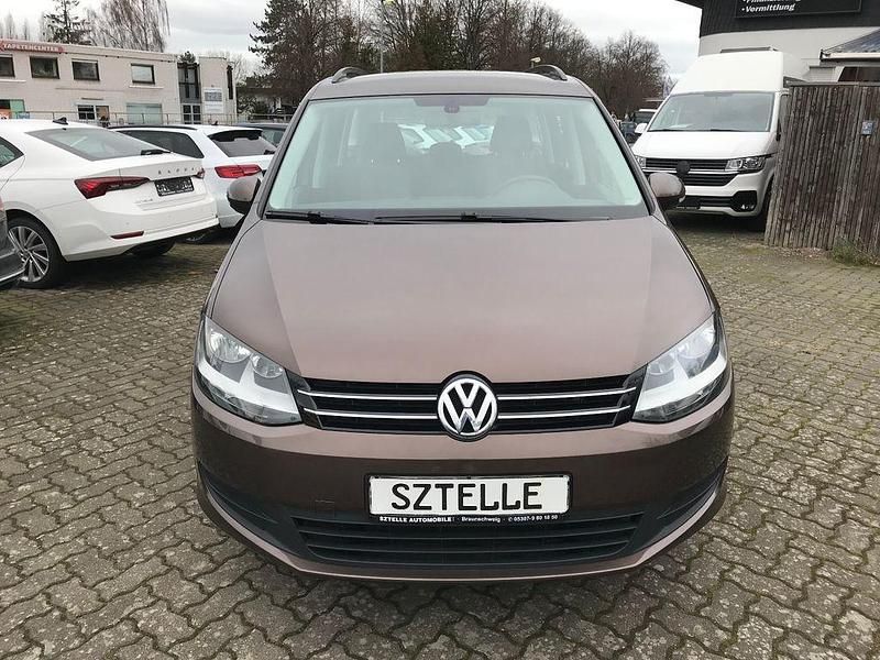 Gebraucht VW Sharan Trendline 150 PS (110 kW) 2011 Braun Van / Kleinbus