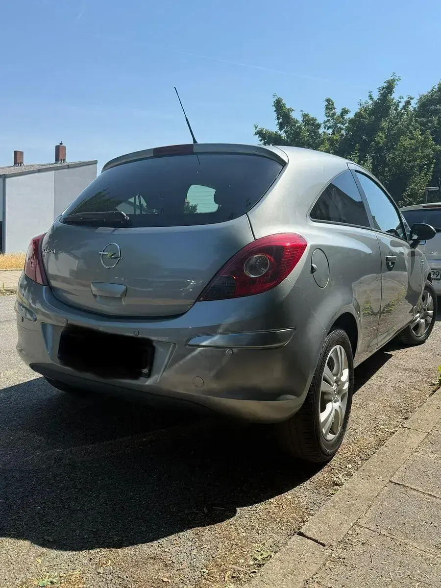 Gebraucht Opel Corsa Edition 87 PS (63 kW) 2011 Grau Kleinwagen