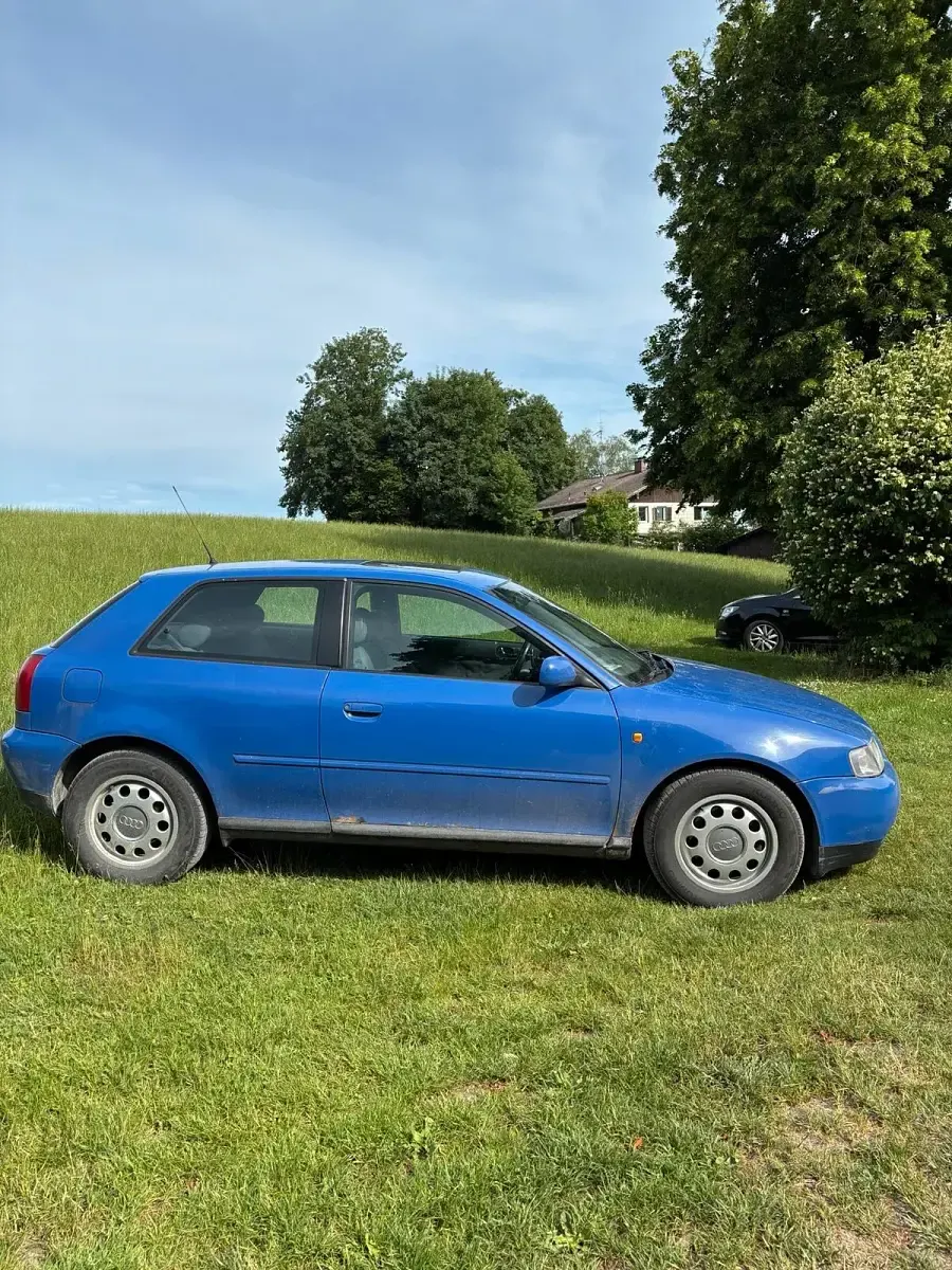 Gebraucht Audi A3 90 PS (66 kW) 1999 Blau Kleinwagen