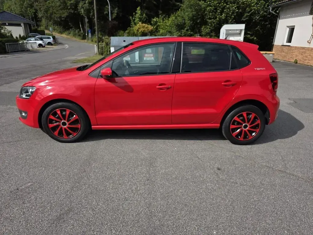 Gebraucht VW Polo Comfortline 69 PS (50 kW) 2010 Rot Kleinwagen