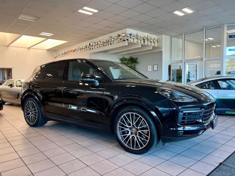 Tiefschwarz Gebraucht 2019 Porsche Cayenne S SUV | 53.850 € (Guter Preis) - Bild 1/4