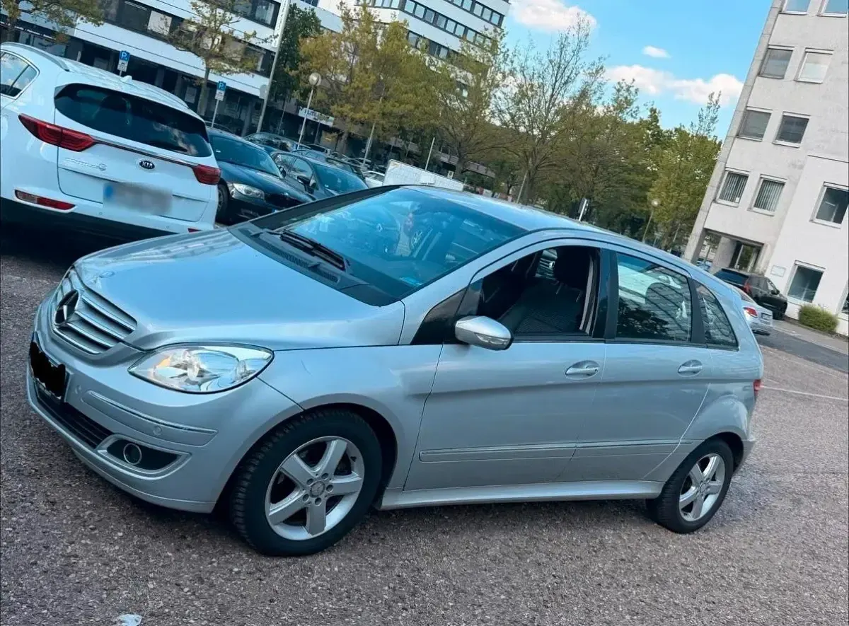 Gebraucht Mercedes B180 109 PS (80 kW) 2008 Grau Van / Kleinbus