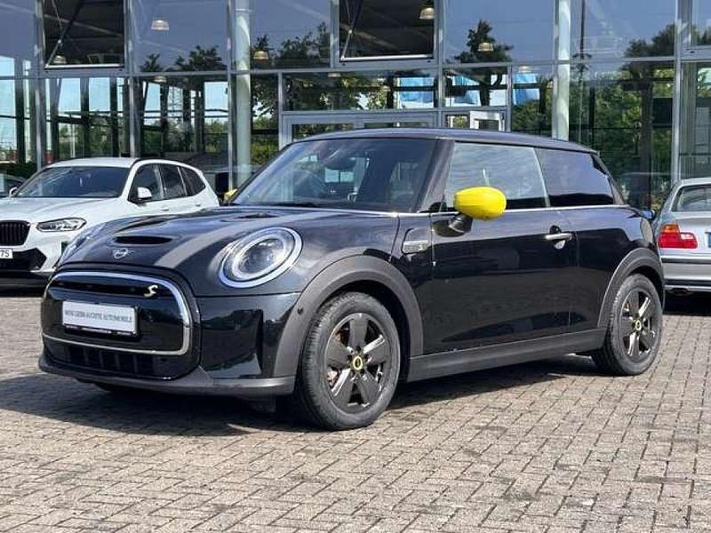 Midnight black (metallic) Gebraucht 2023 Mini Cooper Kleinwagen | 21.480 € (Fairer Preis) - Bild 1/4