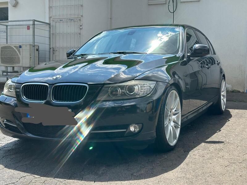 Schwarz Gebraucht 2010 BMW 320 Limousine | 9.000 € (Teuer) - Bild 1/4