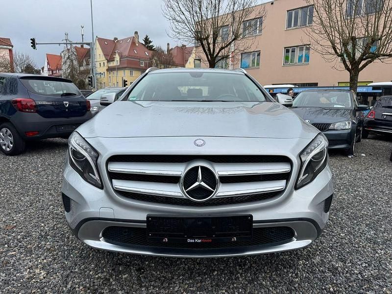 Gebraucht Mercedes GLA200 156 PS (114 kW) 2015 Silber SUV
