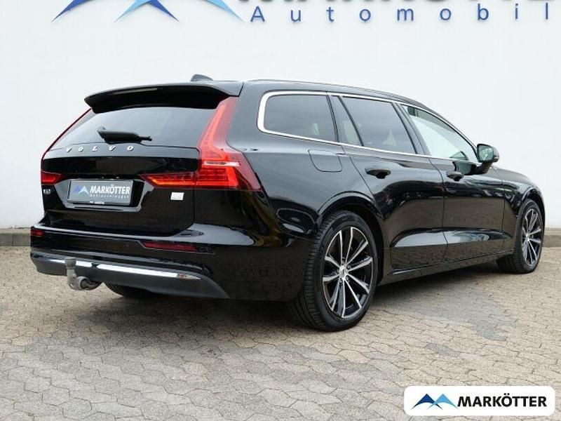 Gebraucht Volvo V60 Core 398 PS (292 kW) 2023 Schwarz Kombi