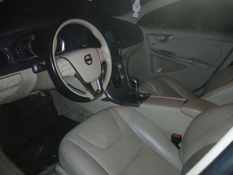 Blau Gebraucht 2017 Volvo S60 Summum Limousine | 13.550 € (Fairer Preis) - Bild 1/4