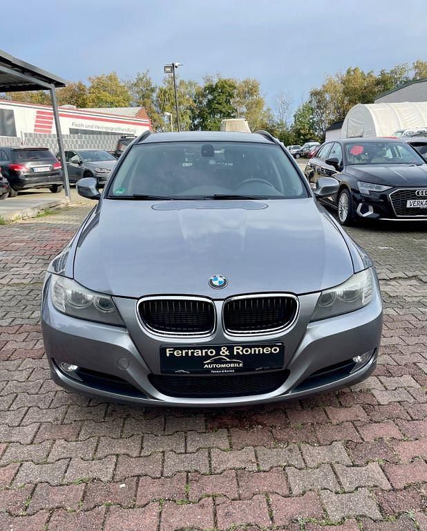 Gebraucht BMW 320 Sport Line 184 PS (135 kW) 2012 Grau Kombi