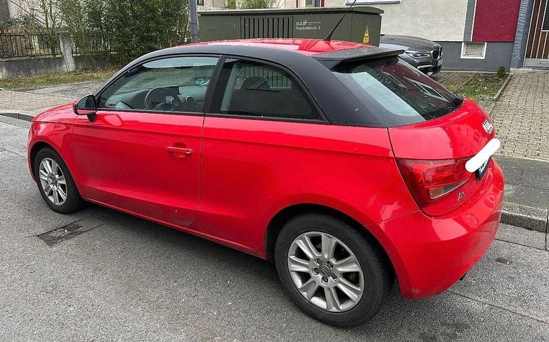 Gebraucht Audi A1 Ambition 86 PS (63 kW) 2011 Rot Kleinwagen